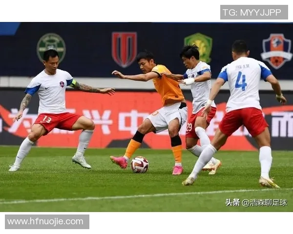 梅州客家队迎战青岛球队展现精彩对决与激烈竞争